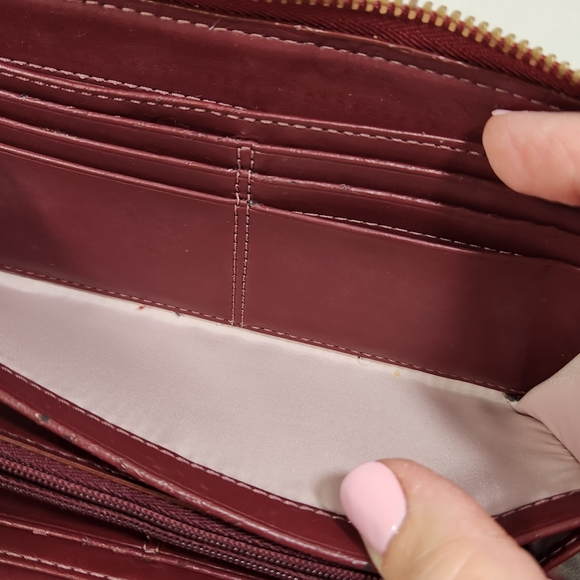 Coach red pantent leather zip around full size wallet - Picture 5 of 13